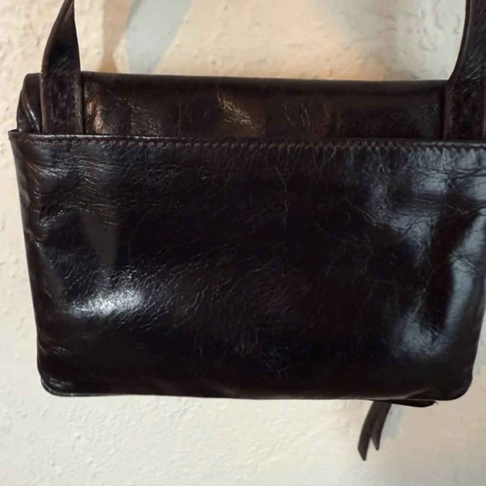 HOBO INTERNATIONAL Glade Mini Crossbody Black Nubuck Leather Purse Zip Pockets‎